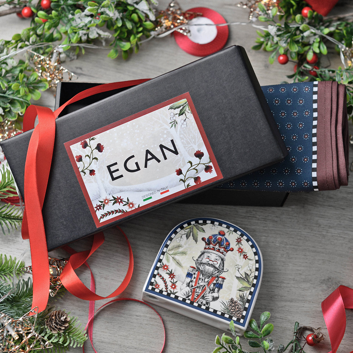 Christmas Runner and Napkin Holder Set