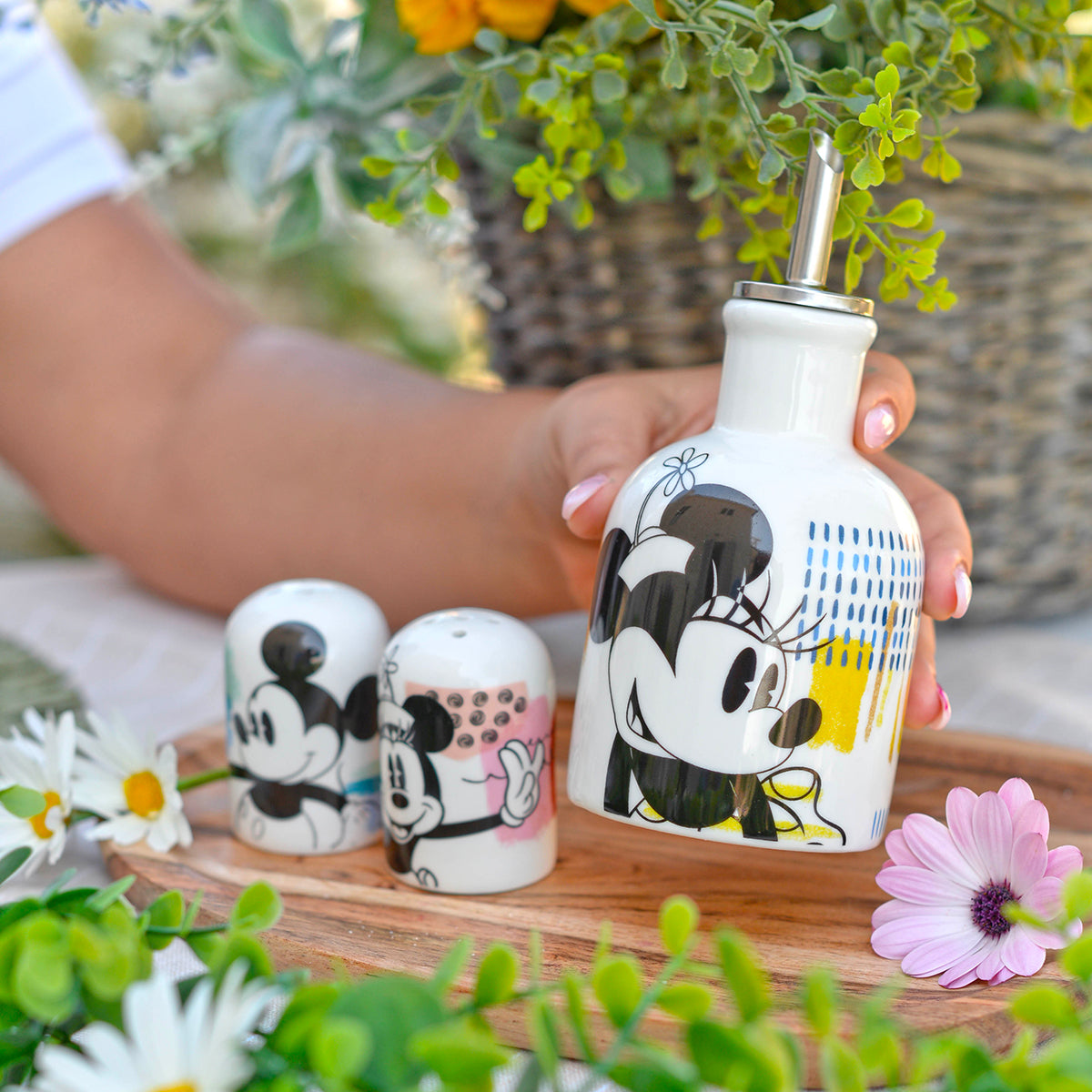 Minnie Mouse Enjoy Yellow Oil/Vinegar Bottle 230 ml