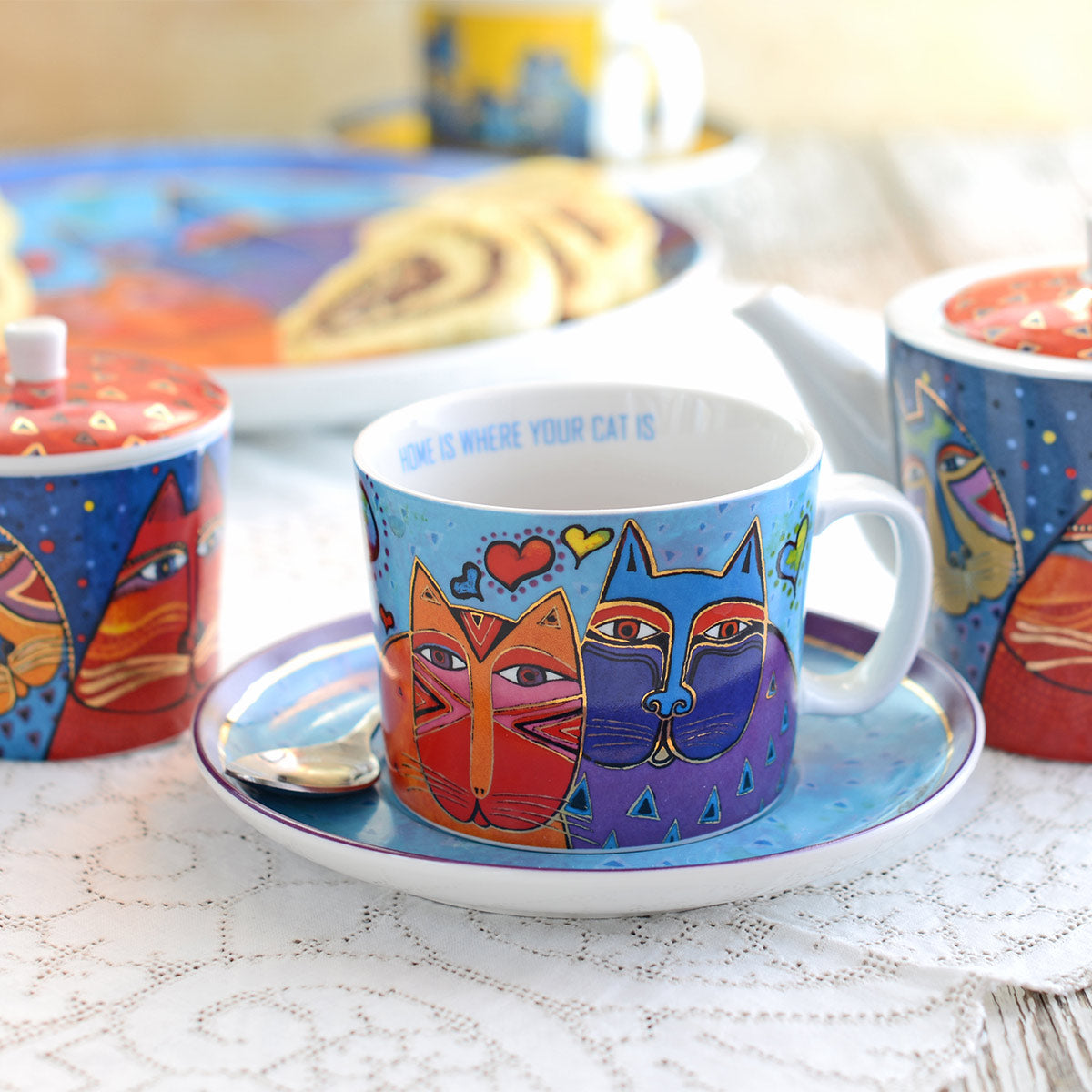 Set 2 Cappuccino-Tassen L.Burch hellblau/rot